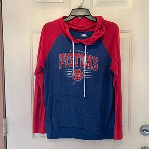 Gentle used unisex size Large Detroit Pistons shirt
